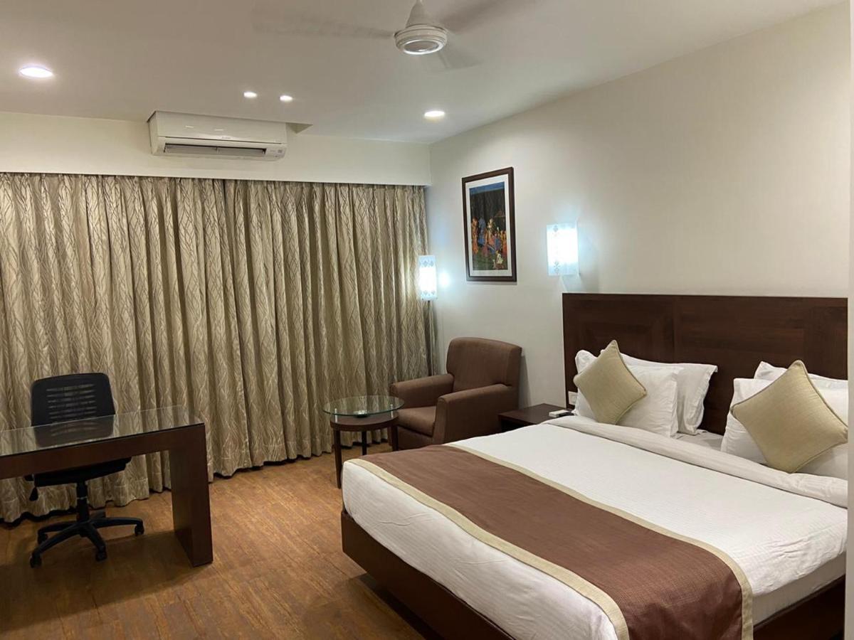 Chryso Hotels Pvt Ltd Ankleshwar エクステリア 写真