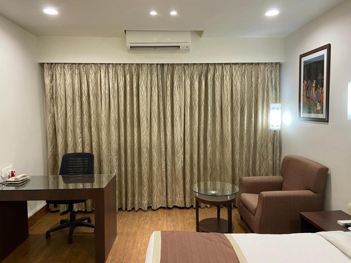 Chryso Hotels Pvt Ltd Ankleshwar エクステリア 写真