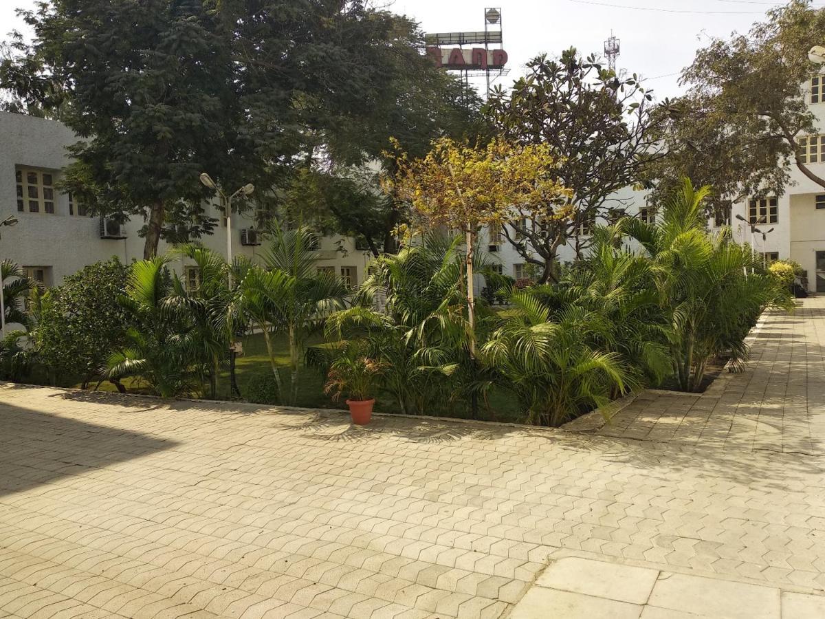 Chryso Hotels Pvt Ltd Ankleshwar エクステリア 写真