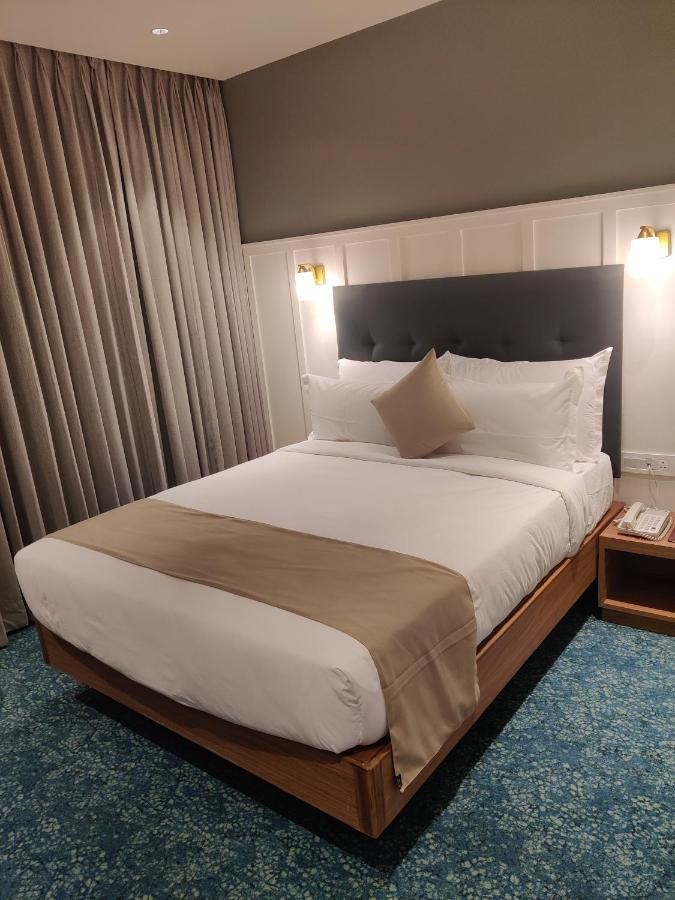 Chryso Hotels Pvt Ltd Ankleshwar エクステリア 写真