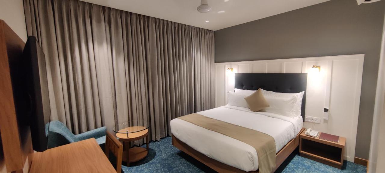 Chryso Hotels Pvt Ltd Ankleshwar エクステリア 写真