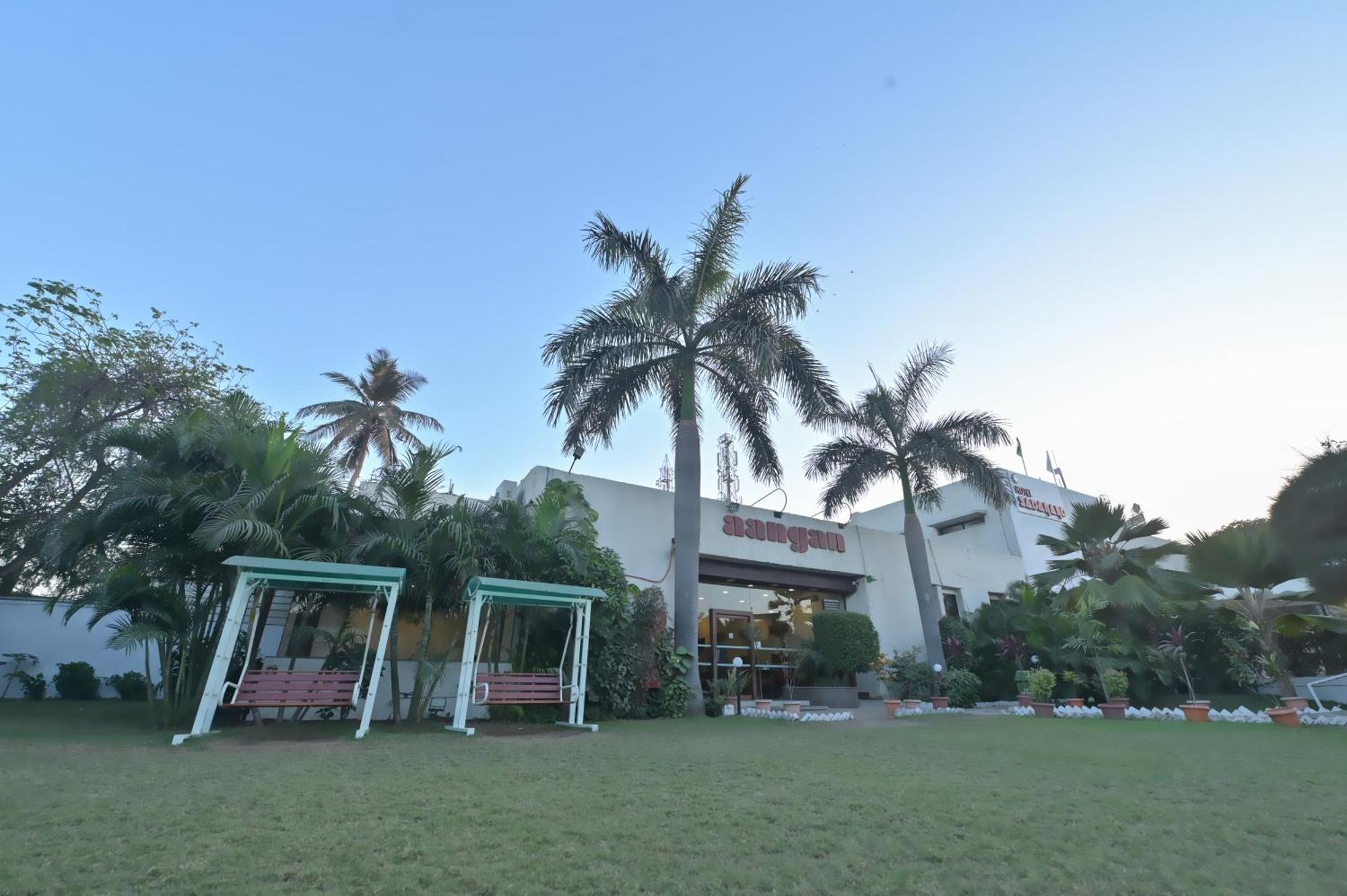 Chryso Hotels Pvt Ltd Ankleshwar エクステリア 写真
