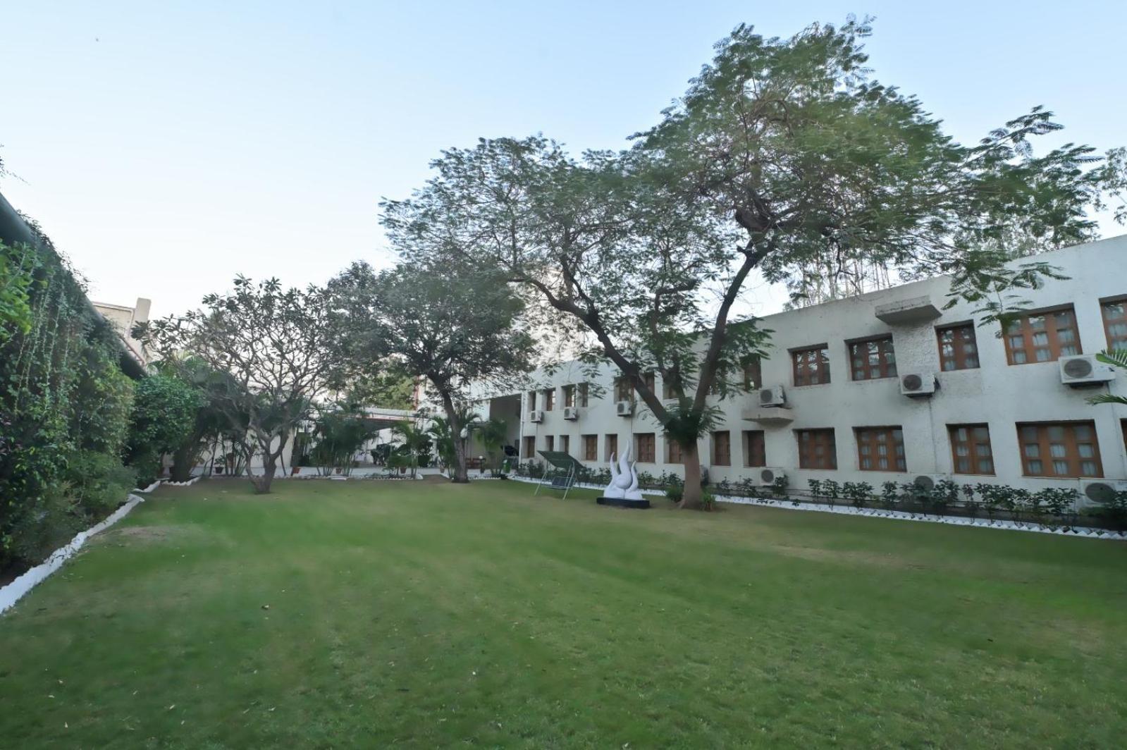 Chryso Hotels Pvt Ltd Ankleshwar エクステリア 写真