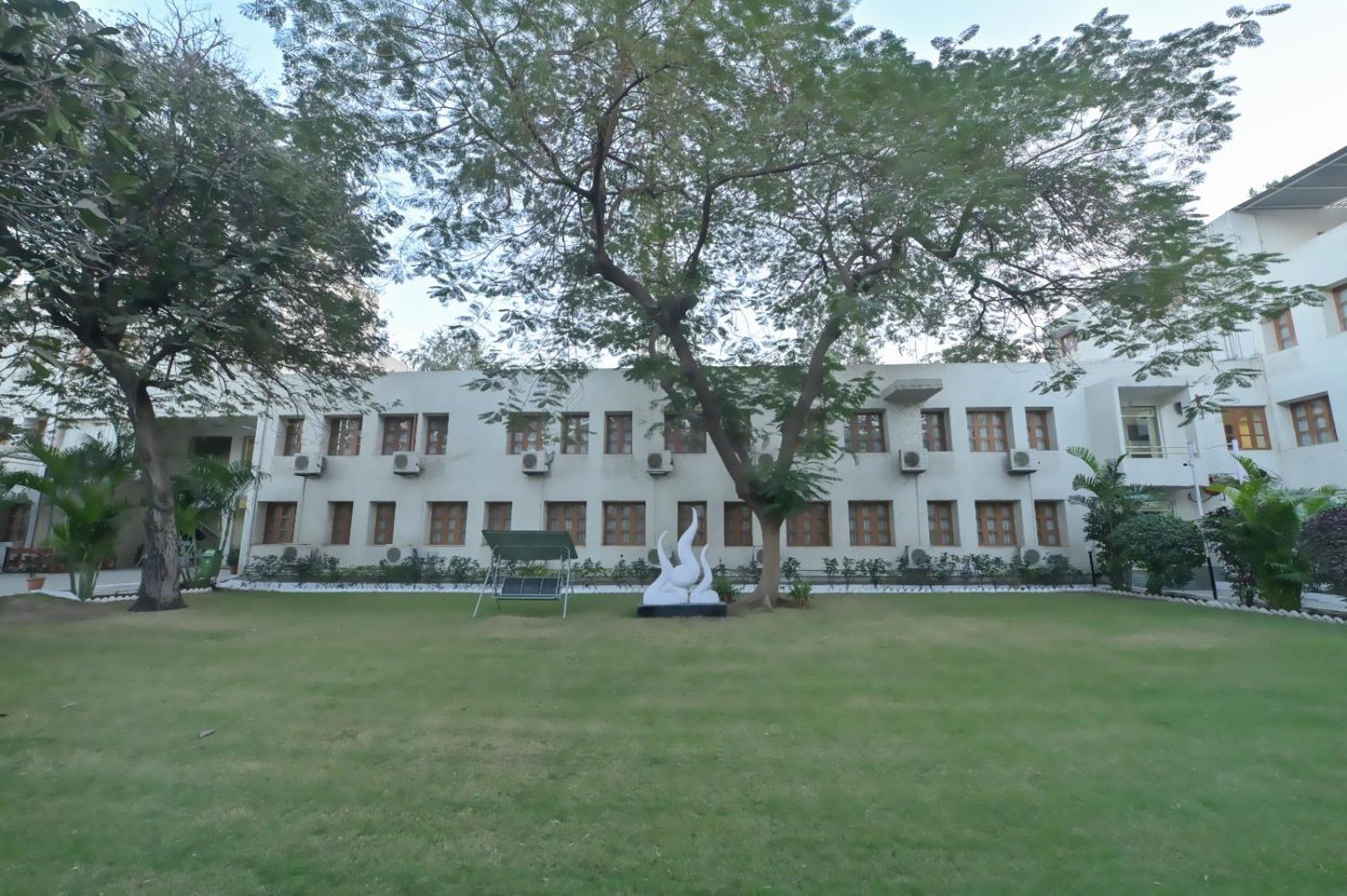 Chryso Hotels Pvt Ltd Ankleshwar エクステリア 写真