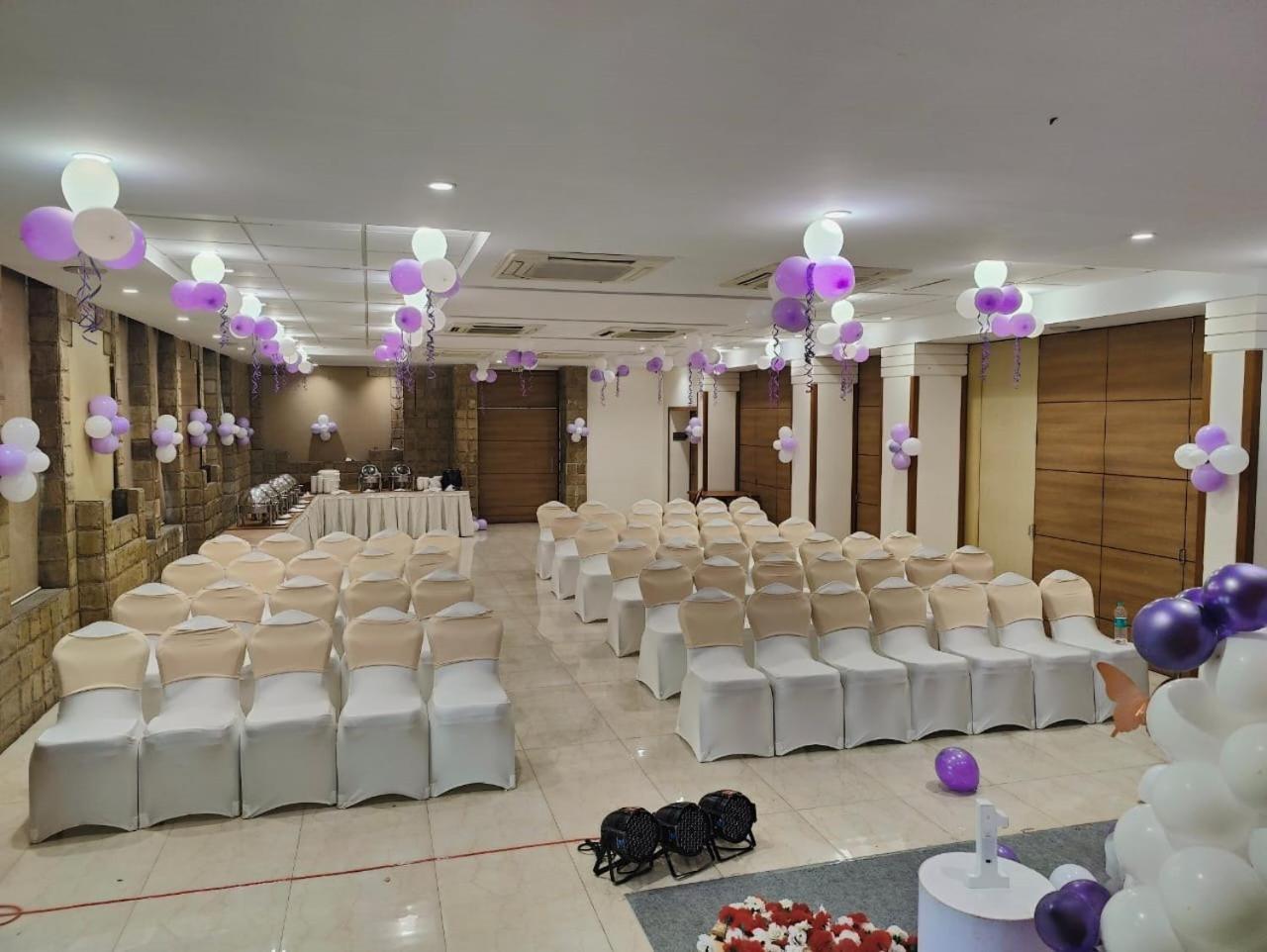 Chryso Hotels Pvt Ltd Ankleshwar エクステリア 写真